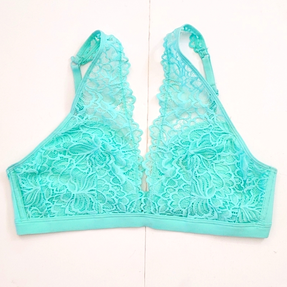 NWOT Lace bra